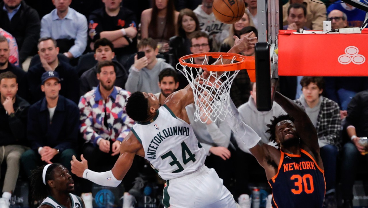 knicks_bucks_giannis_antetokounmpo