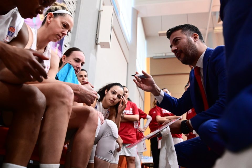 women olympiacos basket