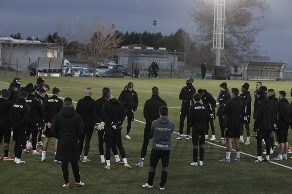 paok practice lucescu